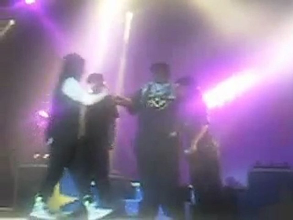 Diam's interprétant "Suzy" au Printemps de Bourges