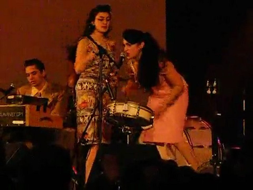 KITTY DAISY & LEWIS 8
