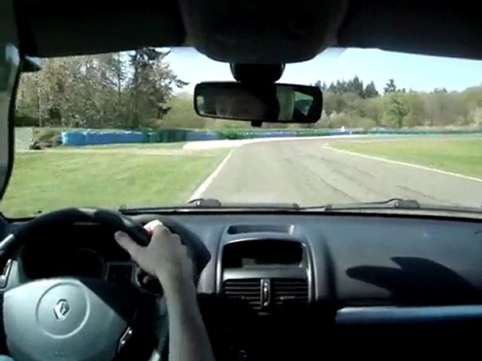 Dreux le 24 avril 2010. 3e cession