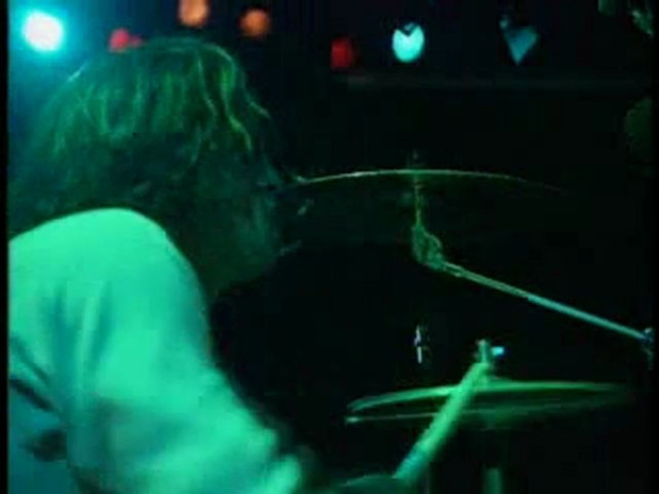 NIRVANA SMELLS LIKE TEEN SPIRIT LIVE
