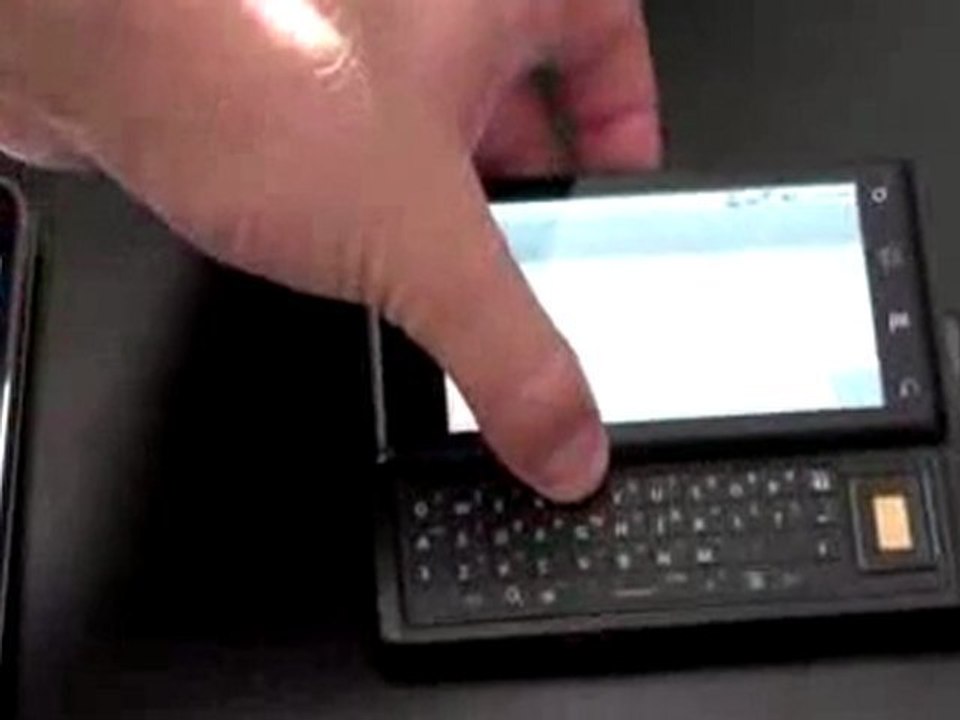 Motorola Droid vs iPhone 3GS