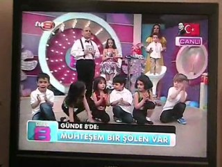 Özde Çocuk'tan Canlı Yayın Kolbastı Şov