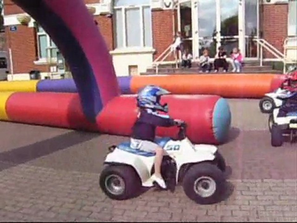 marché aux puces le 25 avril 2010