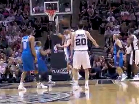 Manu Ginobili hits Richard Jefferson down low with a laser p