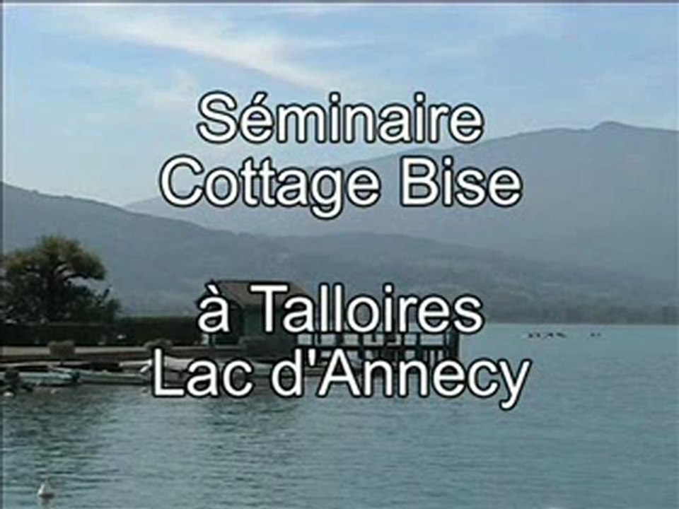 Paysage du Lac d'Annecy entre lac et montagne