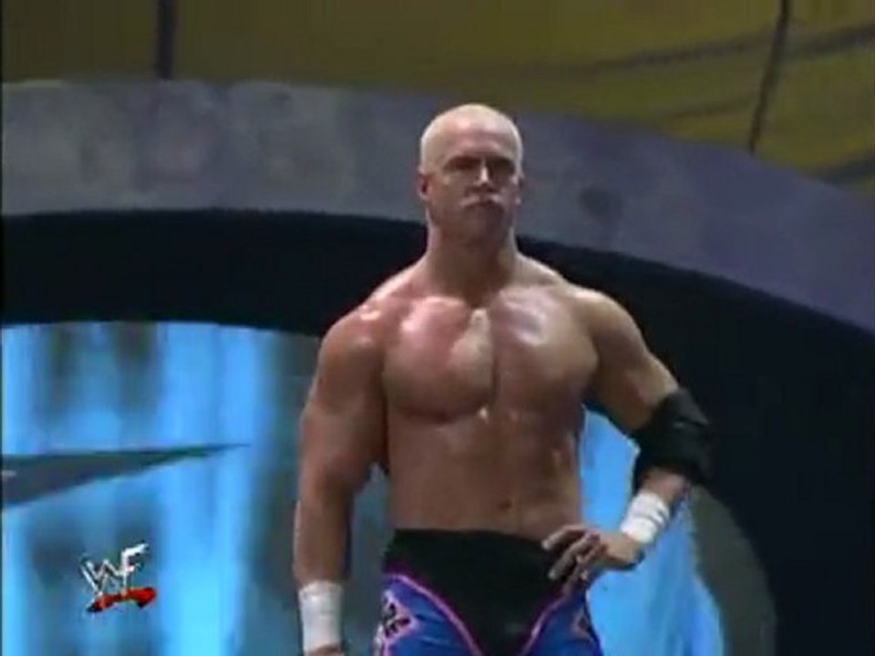 Test vs Crash Holly