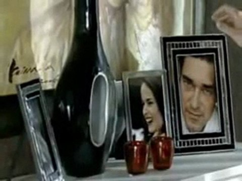 Kahraman TAZEOĞLU Yaşarsak Aşk , Ölürsek Aşk !