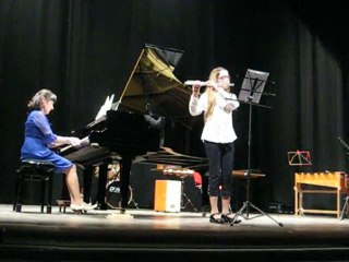 Alice suona Joseph Haydn