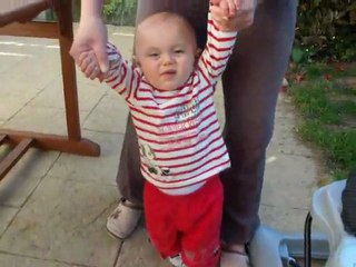 l'apprentissage de la marche