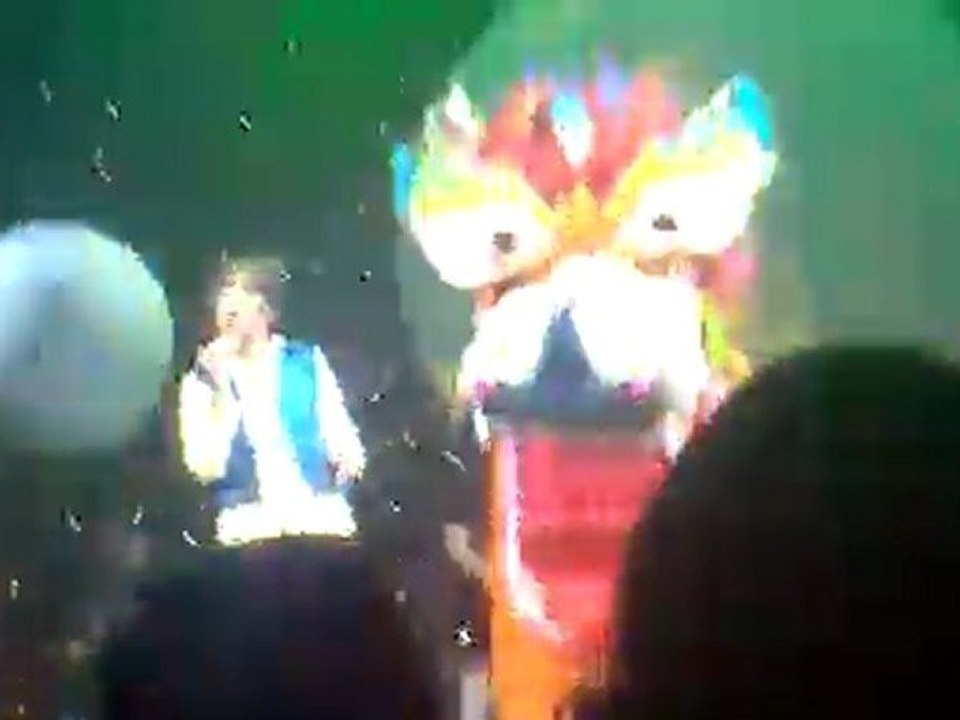 Mika - Touches you - dôme de Marseille le 23.04.10