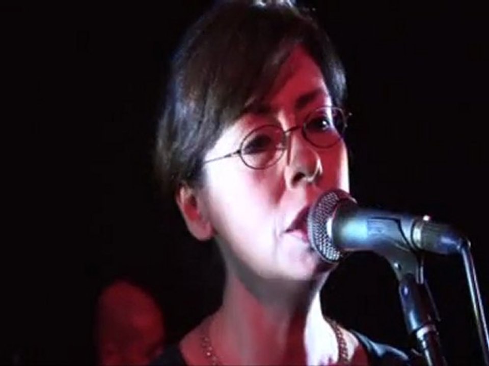 İlkay Akkaya - Bir Yanım Mersin [2010 Video Klip]