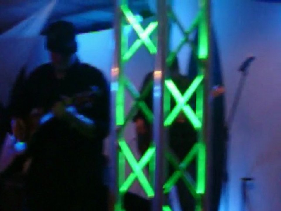 Von Won ft. Blessed With A Burden Praising The Lord