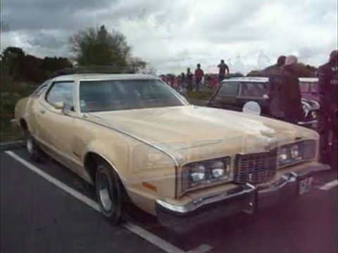 Rassemblement de voitures anciennes à Guipavas