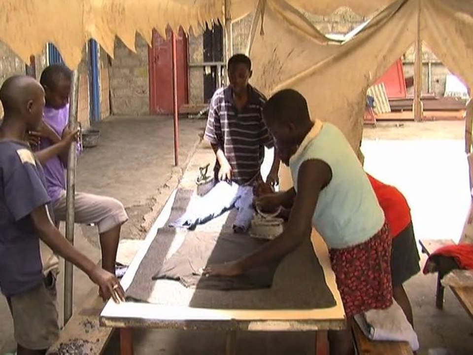 En RDC, les ex enfants-soldats tentent d'oublier la guerre