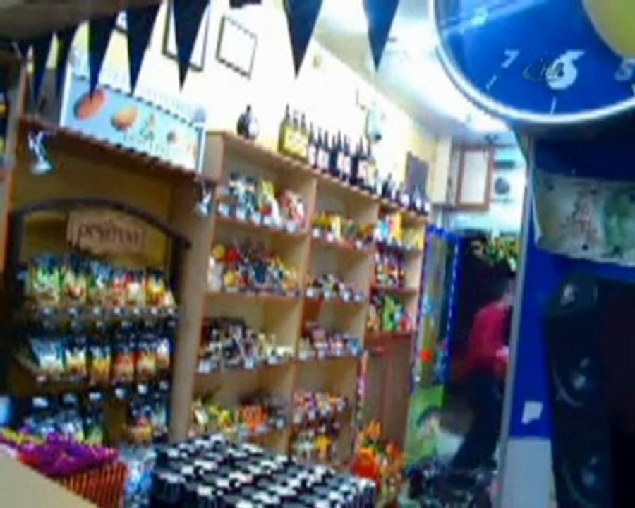 Eskişehir -- Tekelde Alkol Savaşı- İçkiler havada uçuyor.