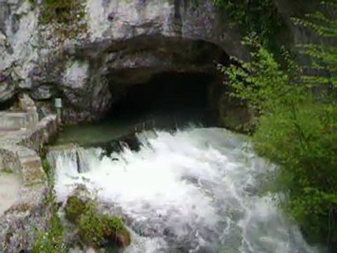 La Fontaine Intermittente de Fontestorbes - Bélesta- ARIEGE