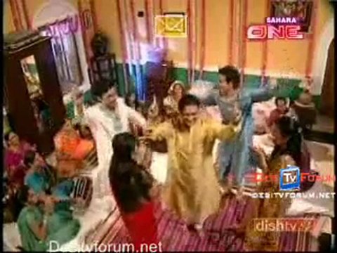 Wo Rahne Wali Mahlon Ki 28th Apr 10 - pt1