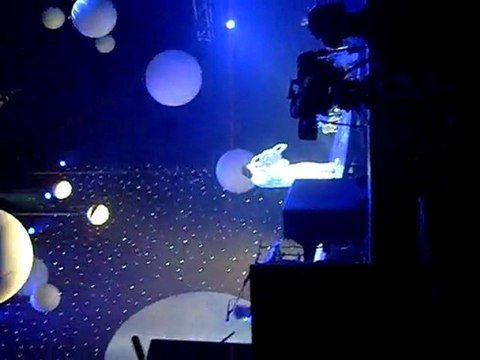 Arrivée sur scene de Mika - Lyon 24 Avril