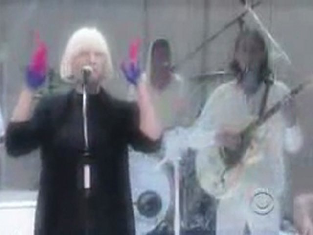 Sia - Soon We'll be Found (on Letterman)