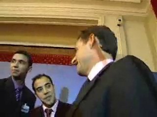 rencontre aves le president qui me donne son portables perso