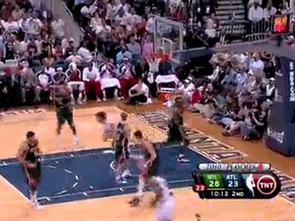Zaza Pachulia picks up the loose ball and takes it in for th