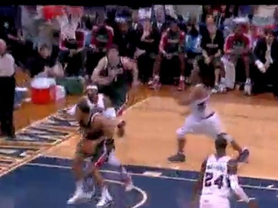 Josh Smith Blocks Gadzuric