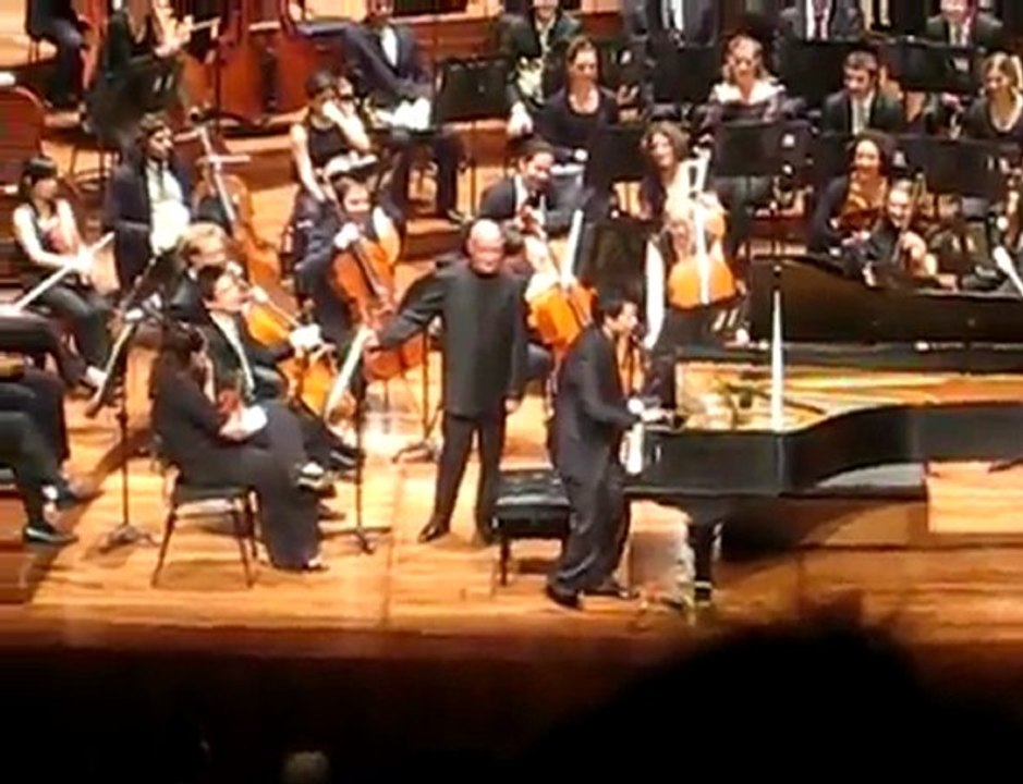 Lang Lang Plays "Flight of the Bumblebee" on the iPad