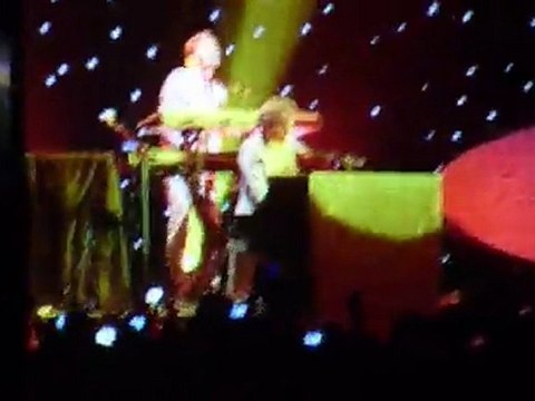 3 - Stuck in the middle - Concert du 26 avril 2010 - MIKA