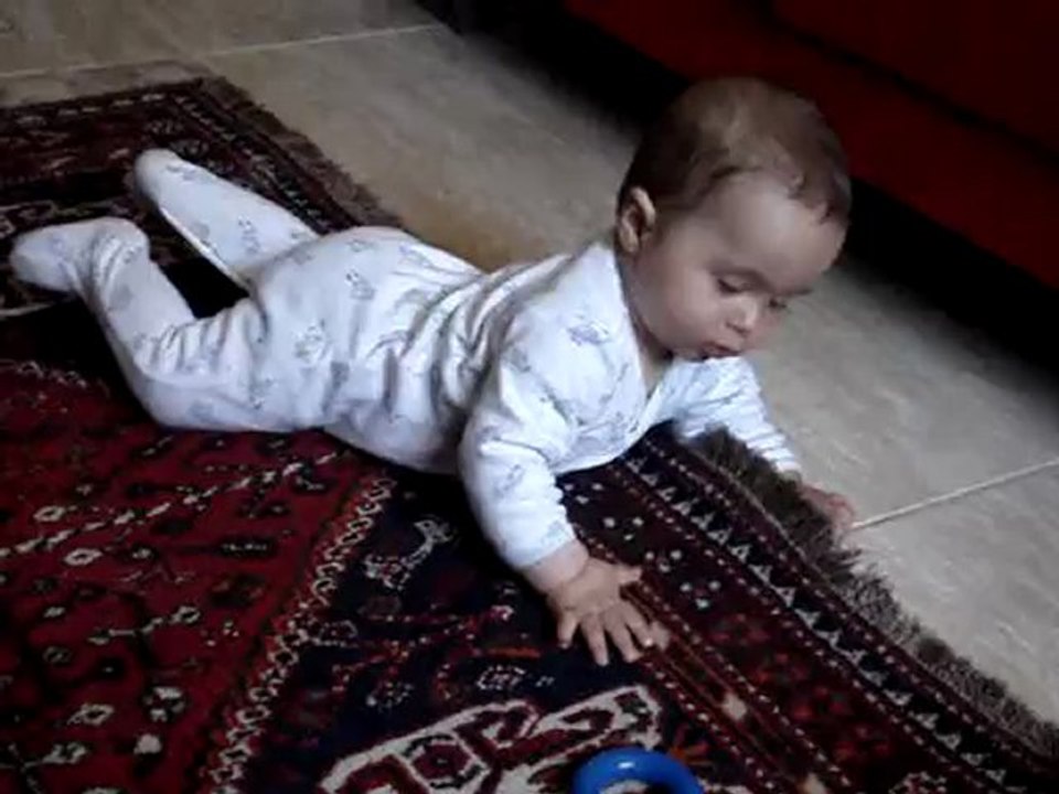 Anaël se promène 1 (8 mois)