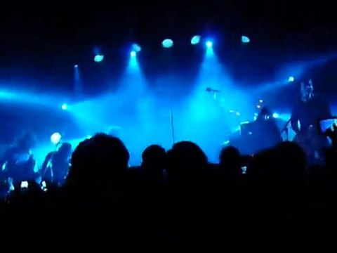 All the right moves by One Republic,live in Paris(04/22/10)