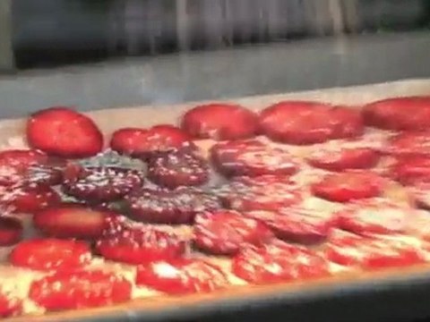 Strawberry Crisps - Food Mob Bites