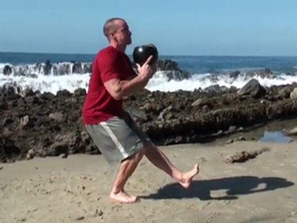 Pistol Squat - Kettlebell (One-legged Squat)