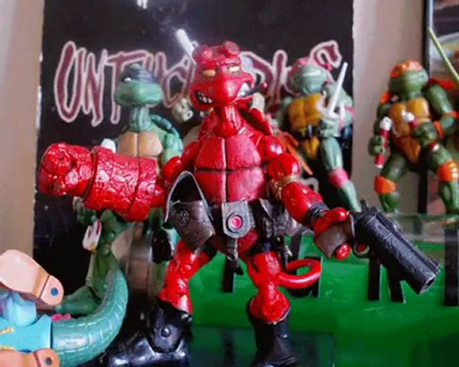 HELLTURTLE  KICKASS  50 cent NECA TMNT Hellboy customs