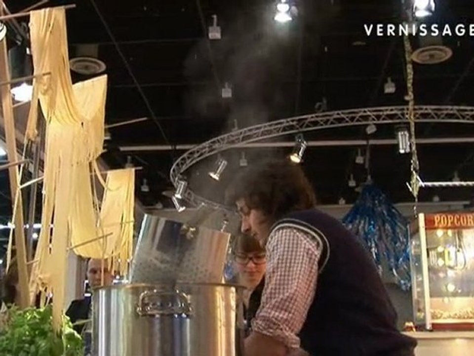 Max Frey: Cooking Performance at Circus Hein, Open Space / Art Cologne 2010