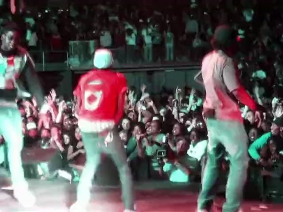 N.E.R.D. - Hot-n-Fun ft. Nelly Furtado