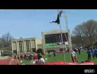 Salto con l'asta doloroso