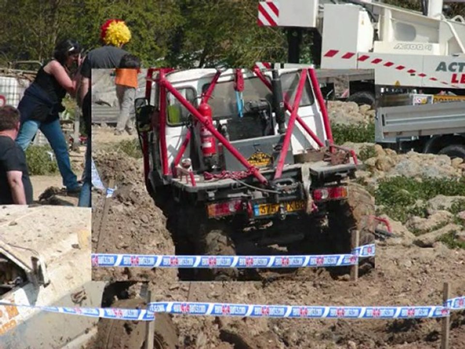 Salon Thiembronne   vidéo 3 ( 4x4 , buggy et militaire  )