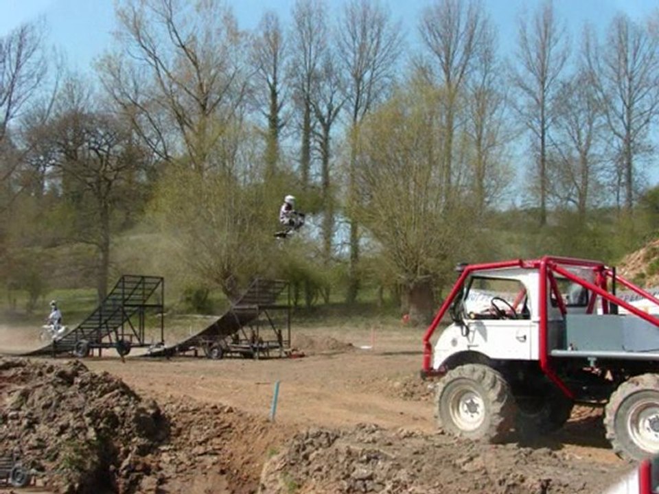 Salon thiembronne   video 4 ( show can am et moto quad )
