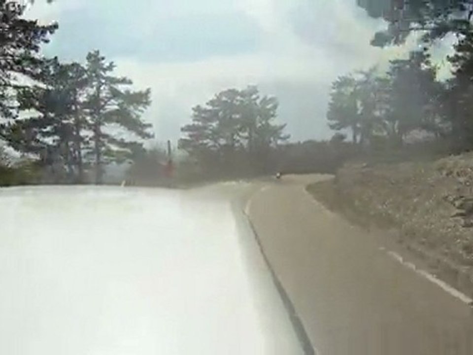 Mont Ventoux face nord moto/voiture (caméra embarquée)