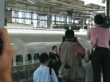 Akihito, Sa Majesté l'Empereur du Japon, à la gare de Kyoto