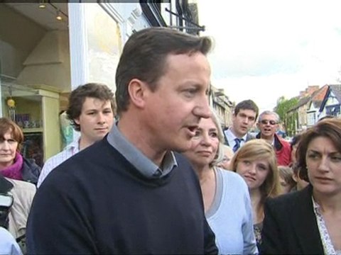 Cameron dismisses talk of Lib Dem deal