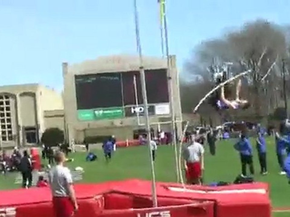 Saut à la perche raté