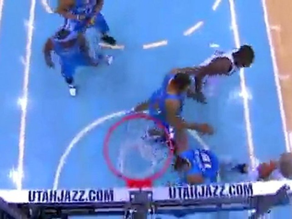 Carlos Boozer scores 22 points and grabs an impressive 20 re