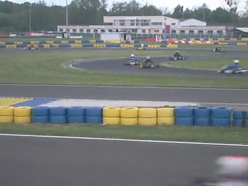 karting au Circuit alain prost au mans. 1 05 2010