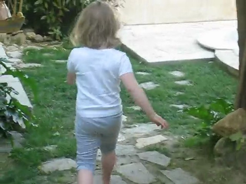 Ines en vacances à Montpellier avril 2010