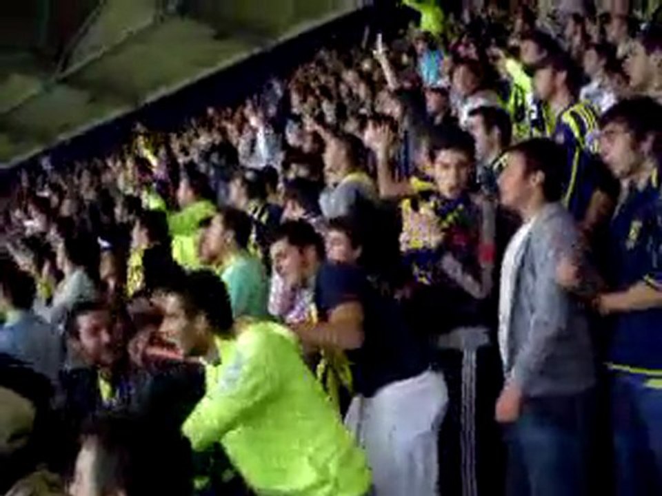 dustuk yine yollarina