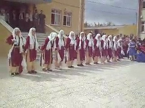 Erzincan Bahçelievler İlköğretim Okulu Halk Oyunları