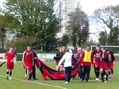 Cris de guerre des U17 du PLL contre Plouzané en demi-final