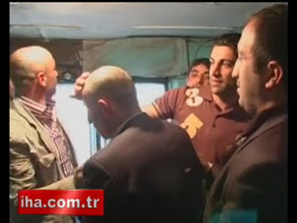 Kafasında Allah Yazıyor.!