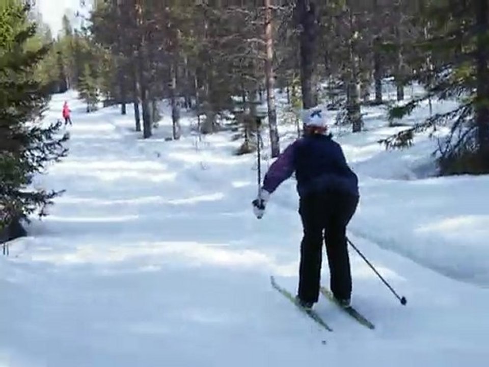 Isabelle fait du ski de fond